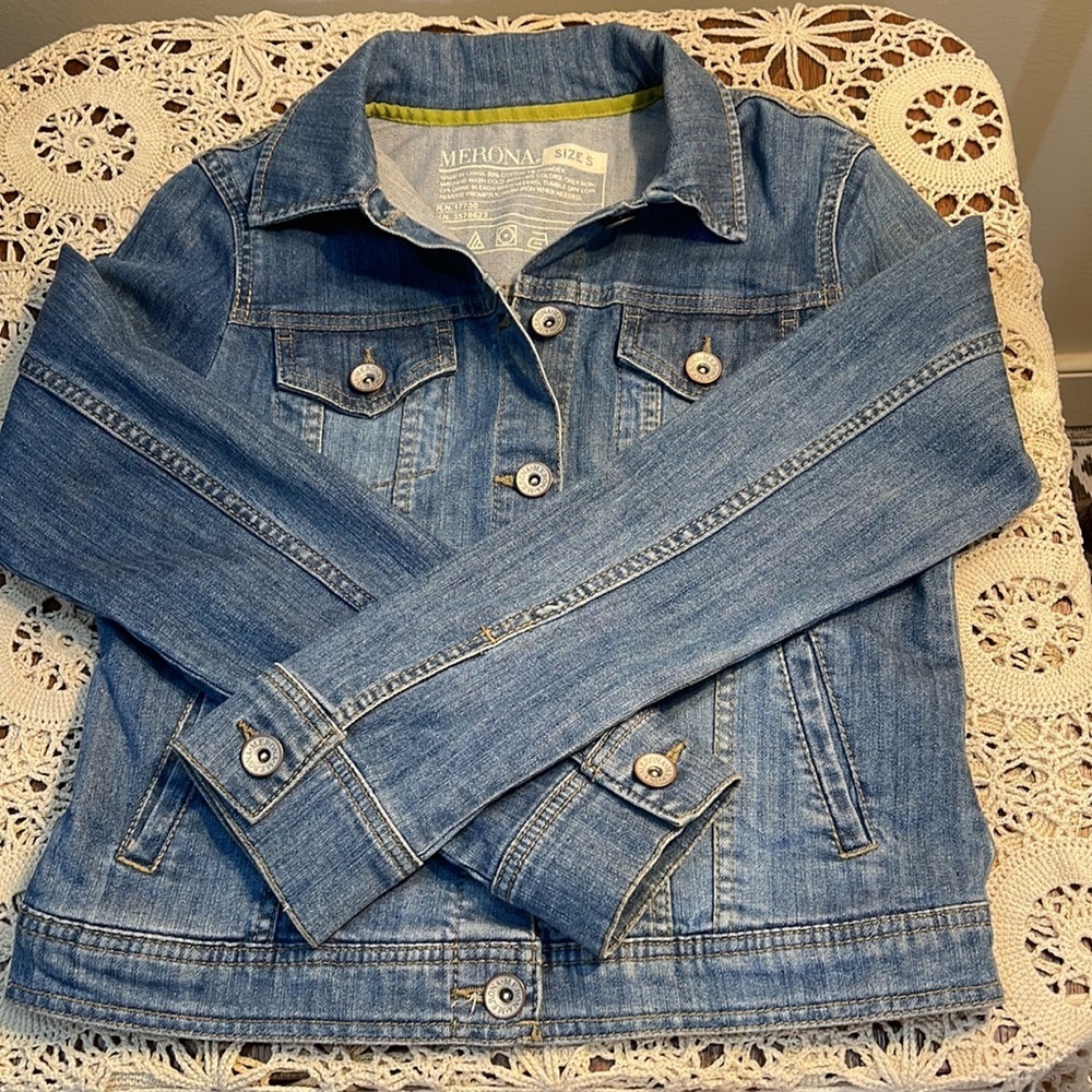 MERONA EUC Size Small Denim Blue Jean Jacket